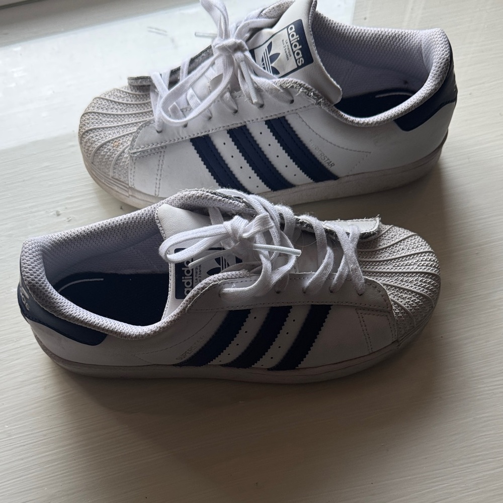 adidas Kids White & Navy Classic Shell Toe Sneakers size 3